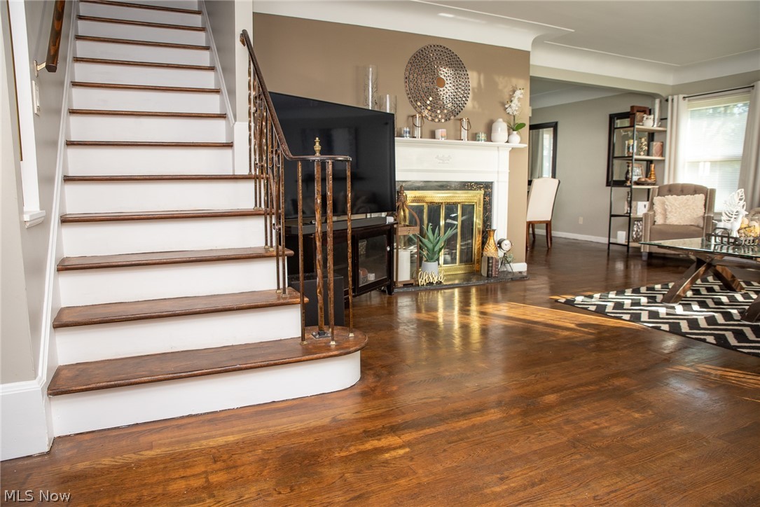 1403 Richmond Road Cleveland, OH 44124 - Photo 4 of 35