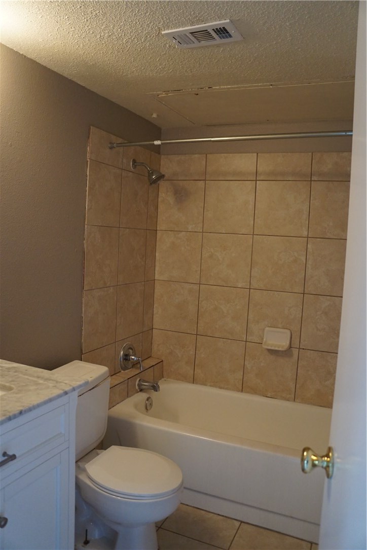 3115 Helms Street, Unit 103 Austin, TX 78705 - Photo 10 of 13