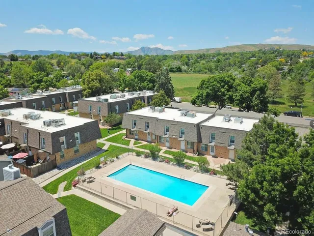 a picture of city view