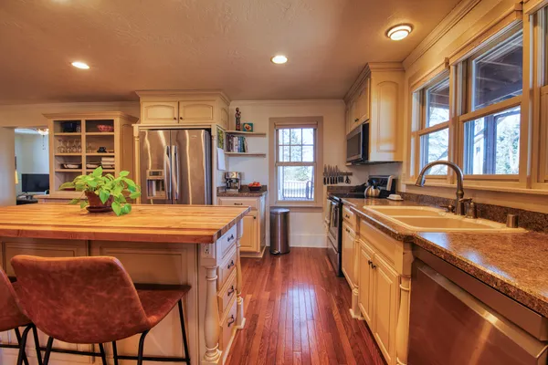 $799,990 | N2625 County Road South, Mitchell, WI 53011