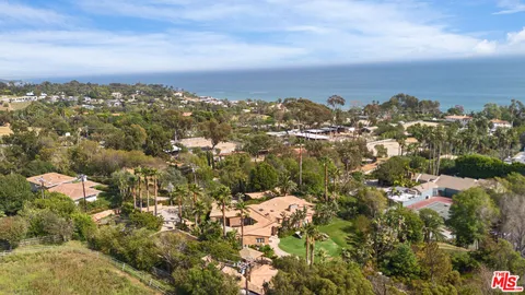 $3,995,000 | 27409 Pacific Coast Highway, Malibu, CA 90265