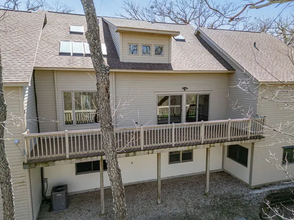 $537,500 | 7308 Beach Court, Wonder Lake, IL 60097