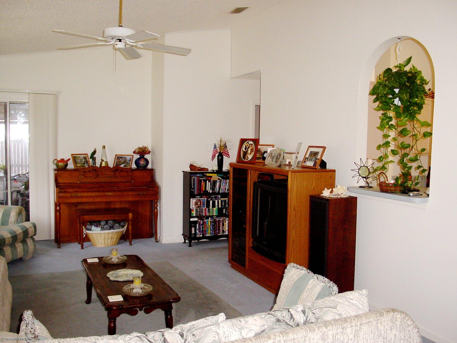 861 Gavagan Road Jacksonville, FL 32233 - Photo 3 of 6 Living Room