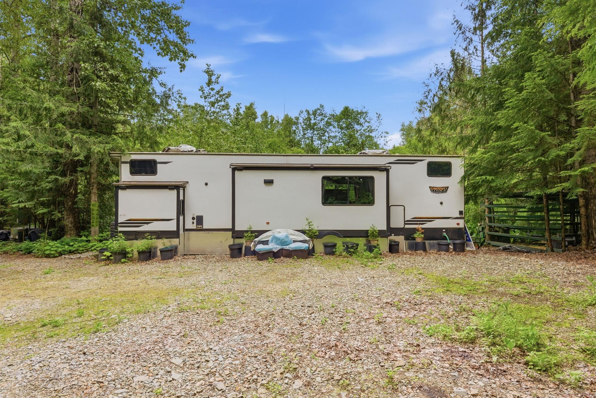 8657 Spring Valley Road Elk, WA 99009 - Photo 2 of 47
