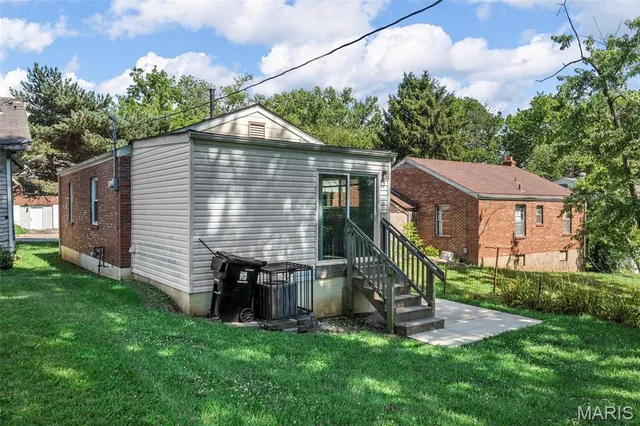 $139,900 | 1237 Fairview Avenue, University City, MO 63130