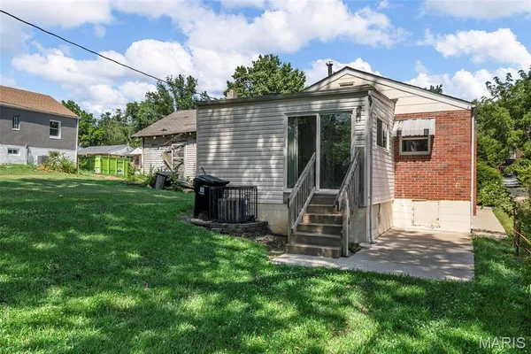 $139,900 | 1237 Fairview Avenue, University City, MO 63130