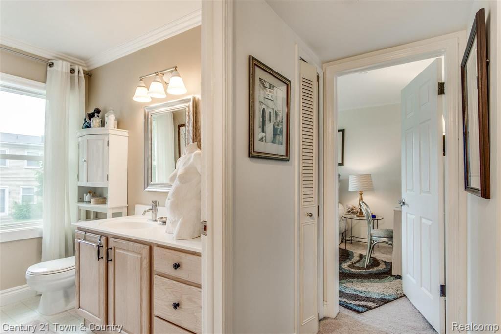 910 Little Hill Court Rochester Hills, MI 48307 - Photo 22 of 31