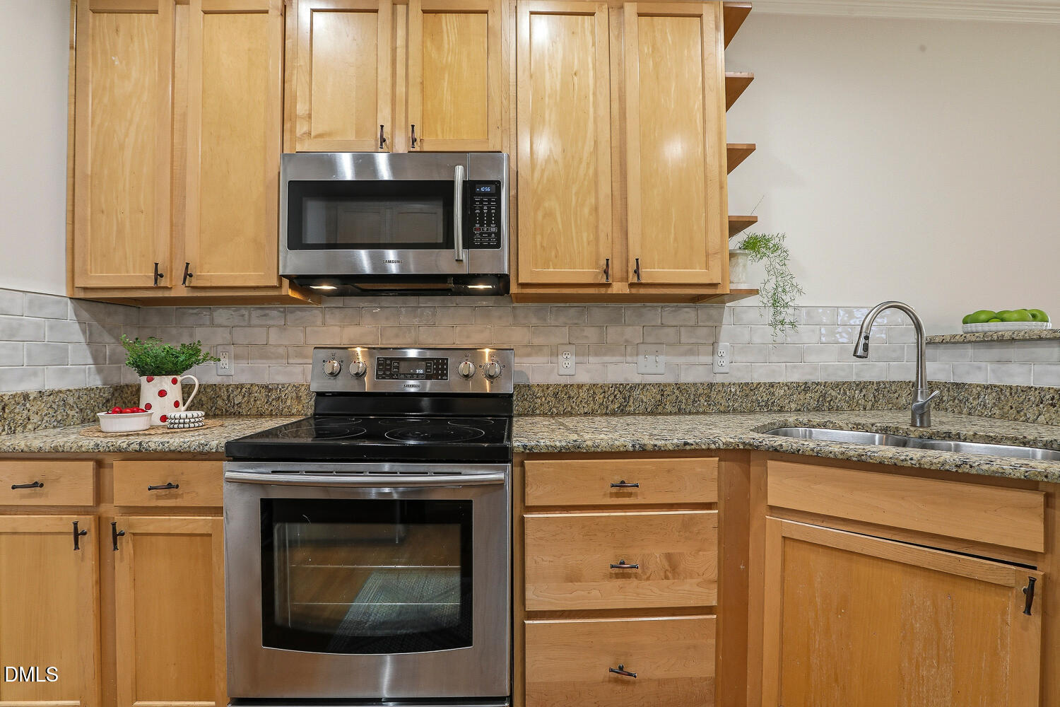 470 Magdala Place Apex, NC 27502 - Photo 10 of 56 470 Magdala Pl Apex NC 27502-large-016-0