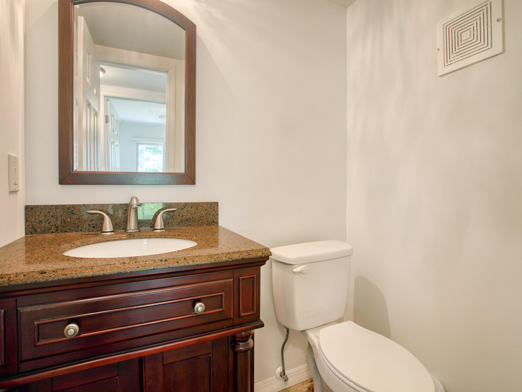 305 Preston F, Unit H Boca Raton, FL 33434 - Photo 17 of 38 BATH