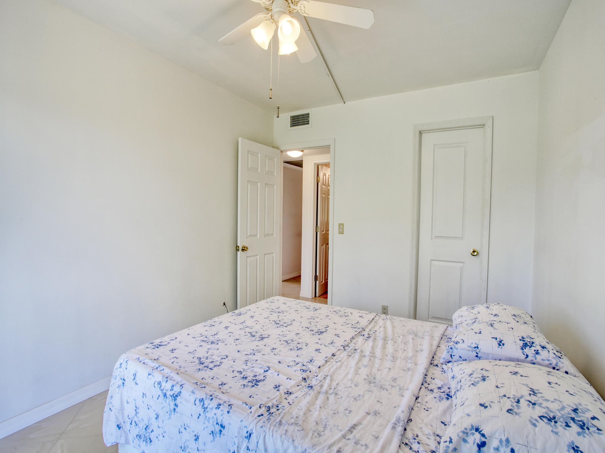 305 Preston F, Unit H Boca Raton, FL 33434 - Photo 20 of 38 BEDROOM