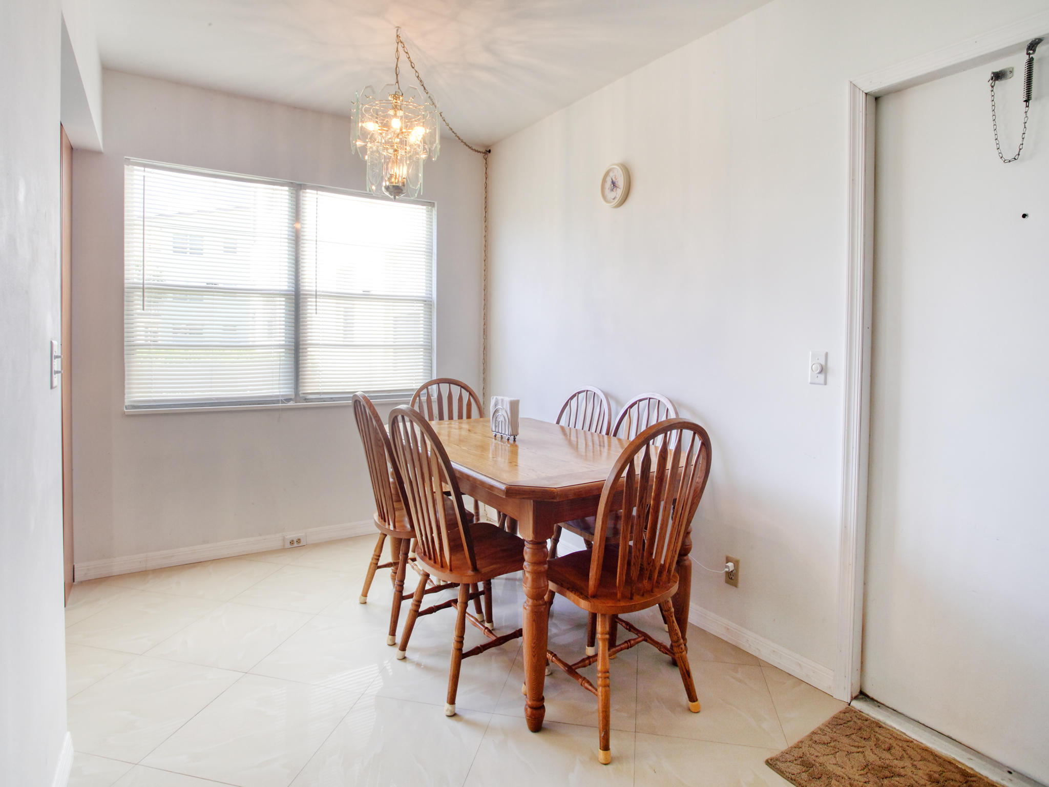 305 Preston F, Unit H Boca Raton, FL 33434 - Photo 9 of 38 DINING ROOM