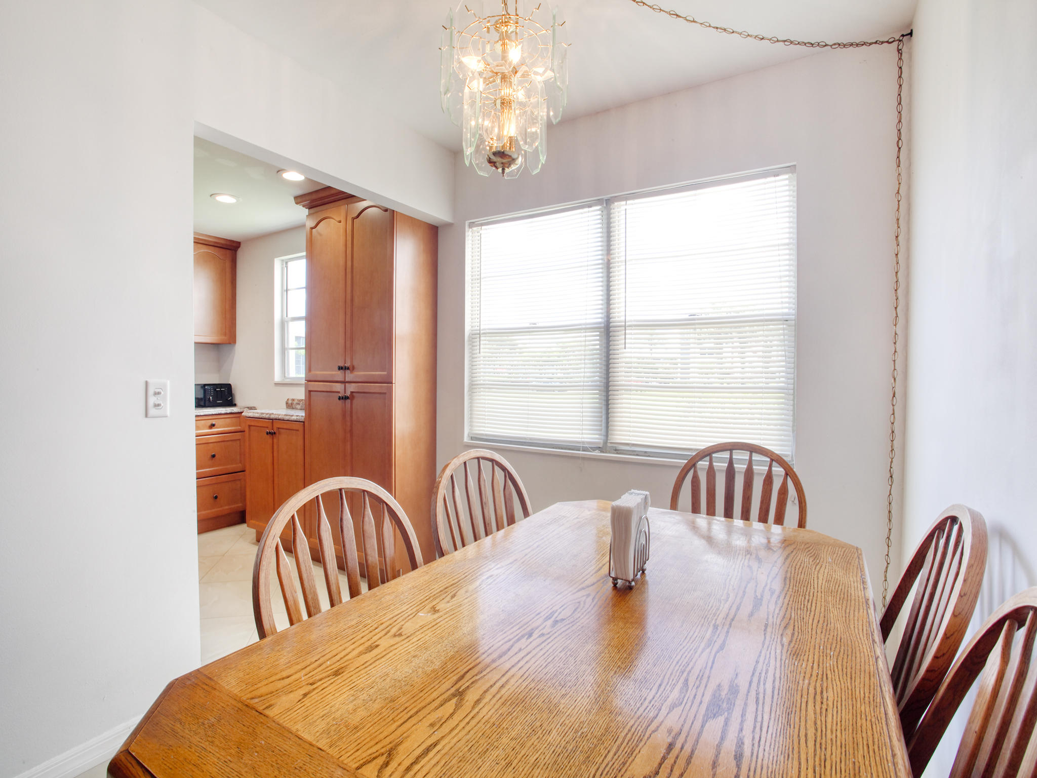 305 Preston F, Unit H Boca Raton, FL 33434 - Photo 10 of 38 DINING ROOM
