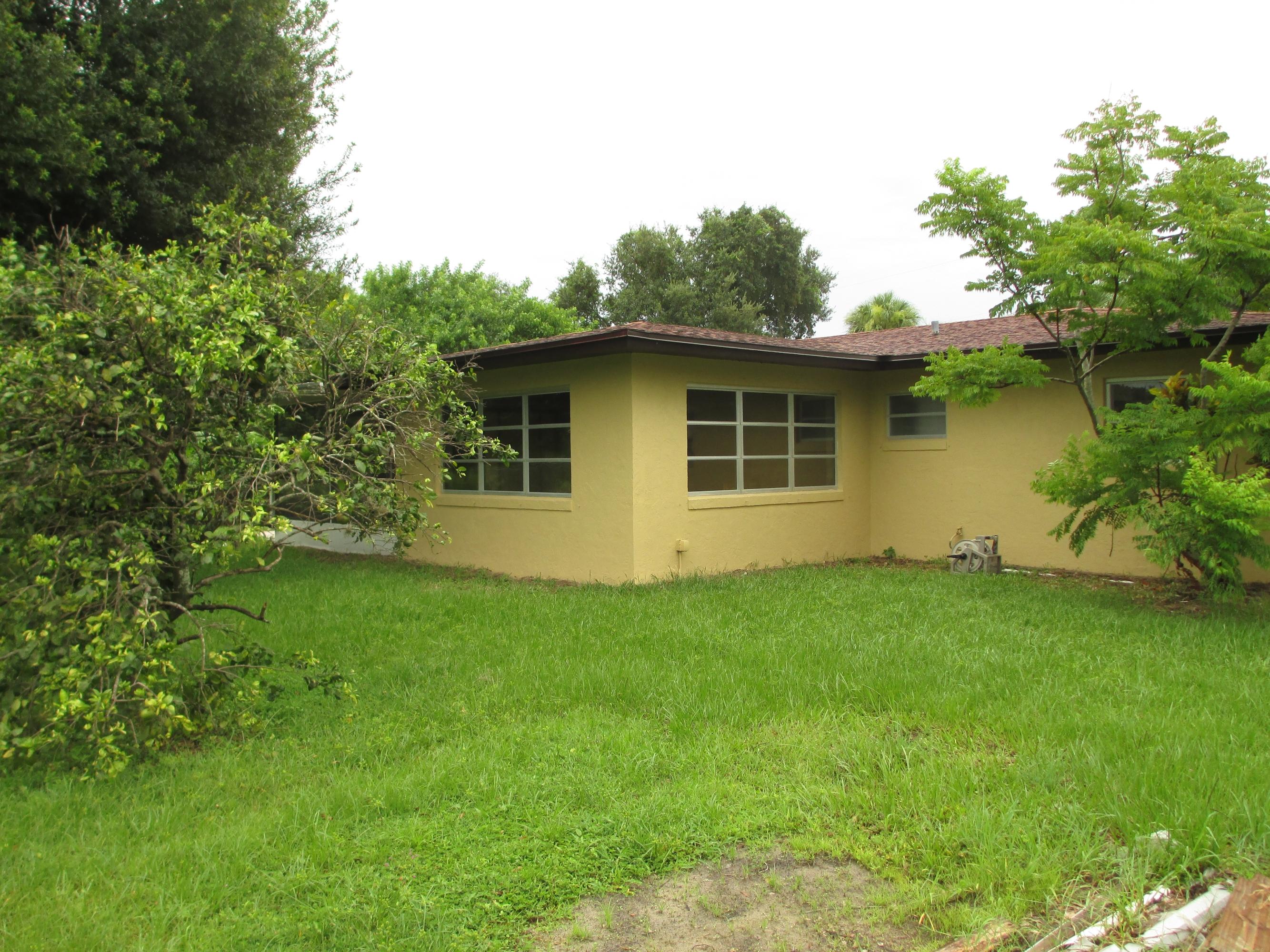 3110 Old Edwards Road Fort Pierce, FL 34981 - Photo 5 of 30 3110 Old Edwards Rd 005