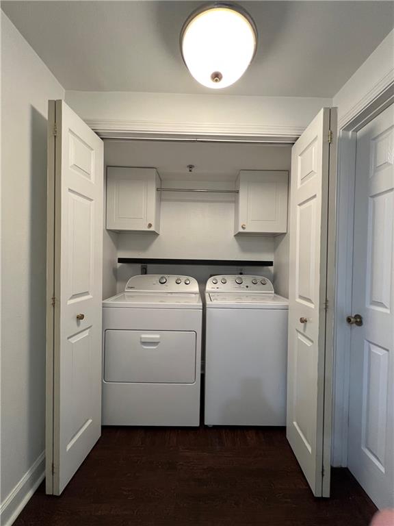 3777 Peachtree Road Northeast, Unit 1116 Brookhaven, GA 30319 - Photo 18 of 28 a room with a washer and dryer