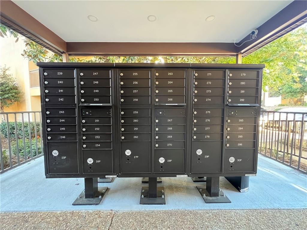3777 Peachtree Road Northeast, Unit 1116 Brookhaven, GA 30319 - Photo 25 of 28 a view of a room with wooden floor