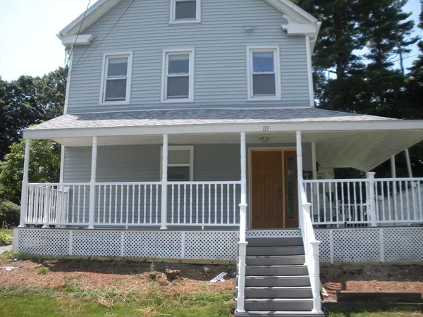 $2,700 | 113 Rockland Street, Unit 2, Canton, MA 02021