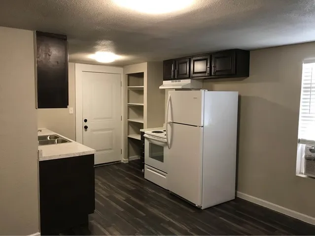 $775 | 214 West Republic Street, Unit 3, Baytown, TX 77520