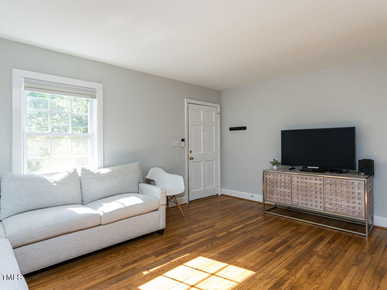 Light and bright family room!