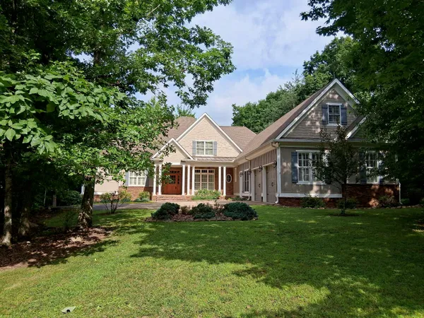 $899,750 | 38 Reflection Drive, Dunlap, TN 37327