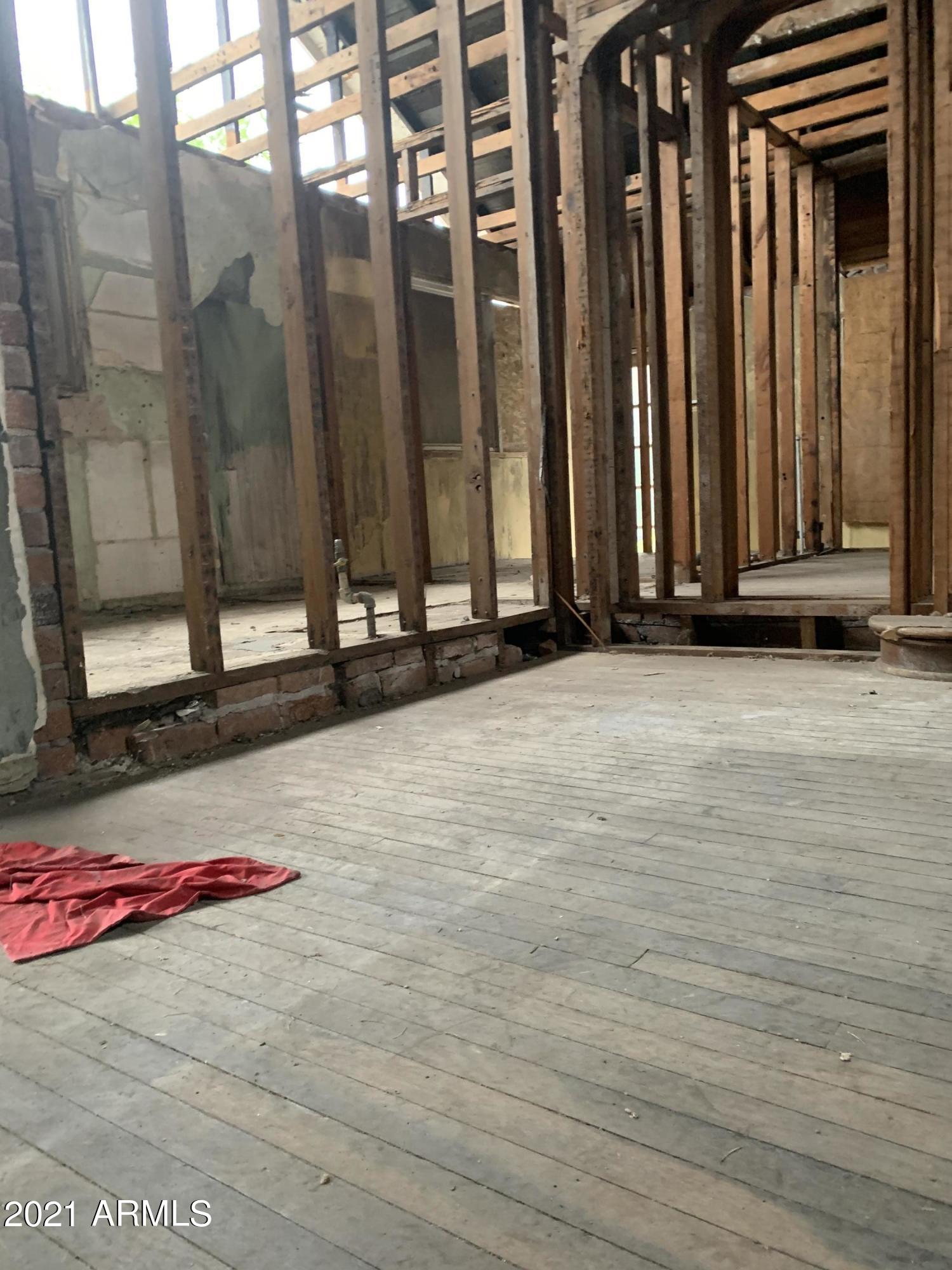 1533 West Culver Street Phoenix, AZ 85007 - Photo 3 of 13 Inside 1