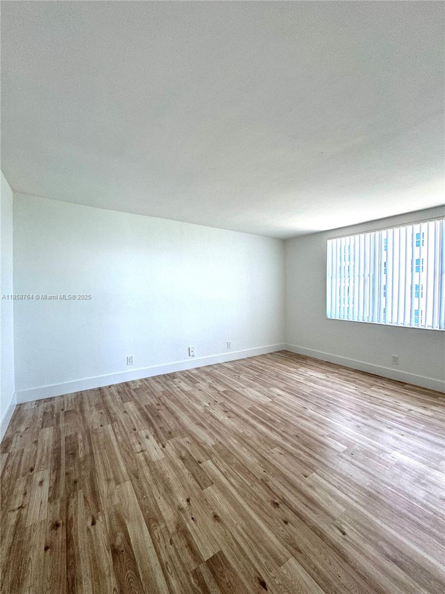 9195 Collins Avenue, Unit 801 Surfside, FL 33154 - Photo 12 of 16