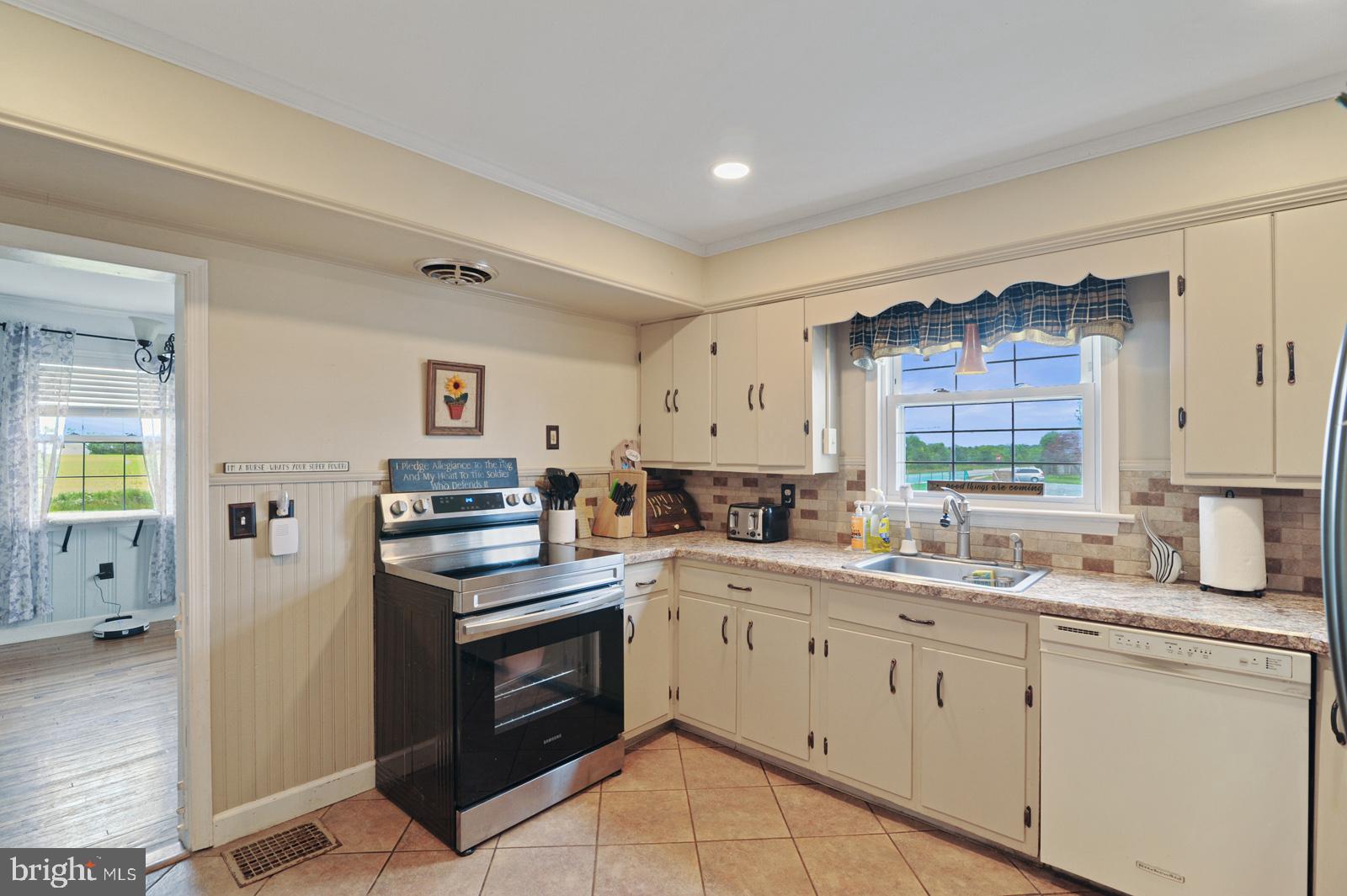 446 School Bell Road Bear, DE 19701 - Photo 4 of 27