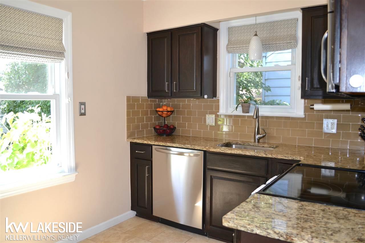 971 Columbia Road Berkley, MI 48072 - Photo 10 of 28