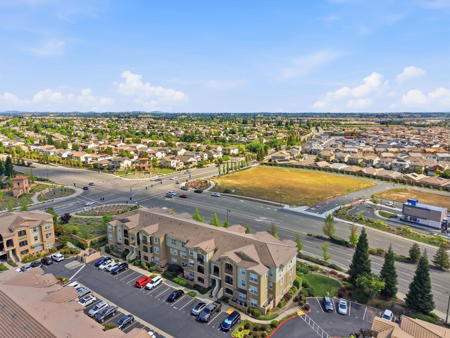 1240 Whitney Ranch Parkway, Unit PW338 Rocklin, CA 95765 - Photo 41 of 58 a view of a city