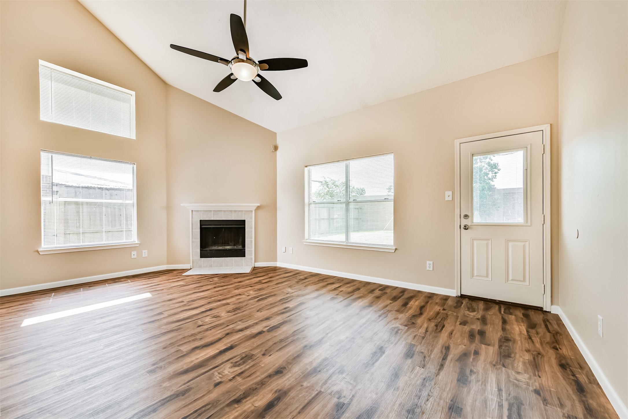 3502 Sheldon Drive Pearland, TX 77584 - Photo 3 of 37