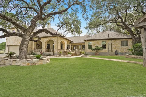 a view of a house with a big yard