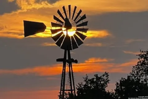 $1,719,900 | 303 Havenhurst Drive, Hollywood Park, TX 78232