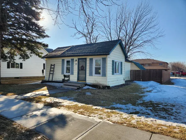 $144,900 | 202 Langer Avenue South, Casselton, ND 58012