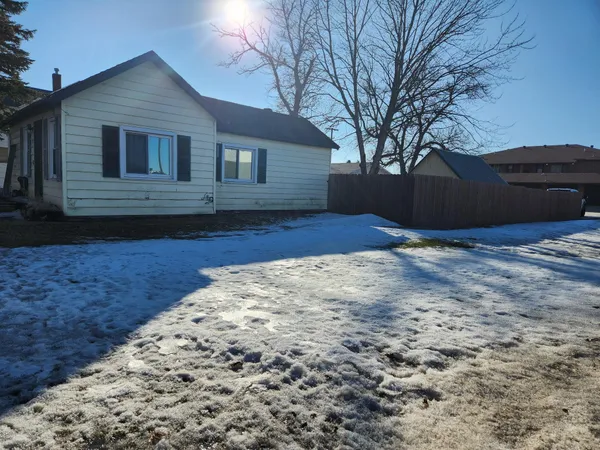 $144,900 | 202 Langer Avenue South, Casselton, ND 58012