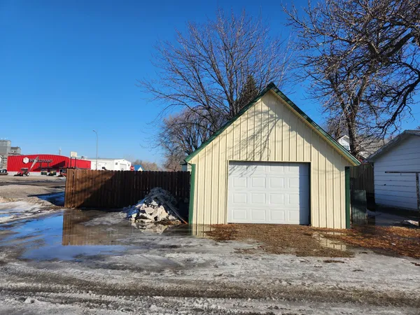 $144,900 | 202 Langer Avenue South, Casselton, ND 58012