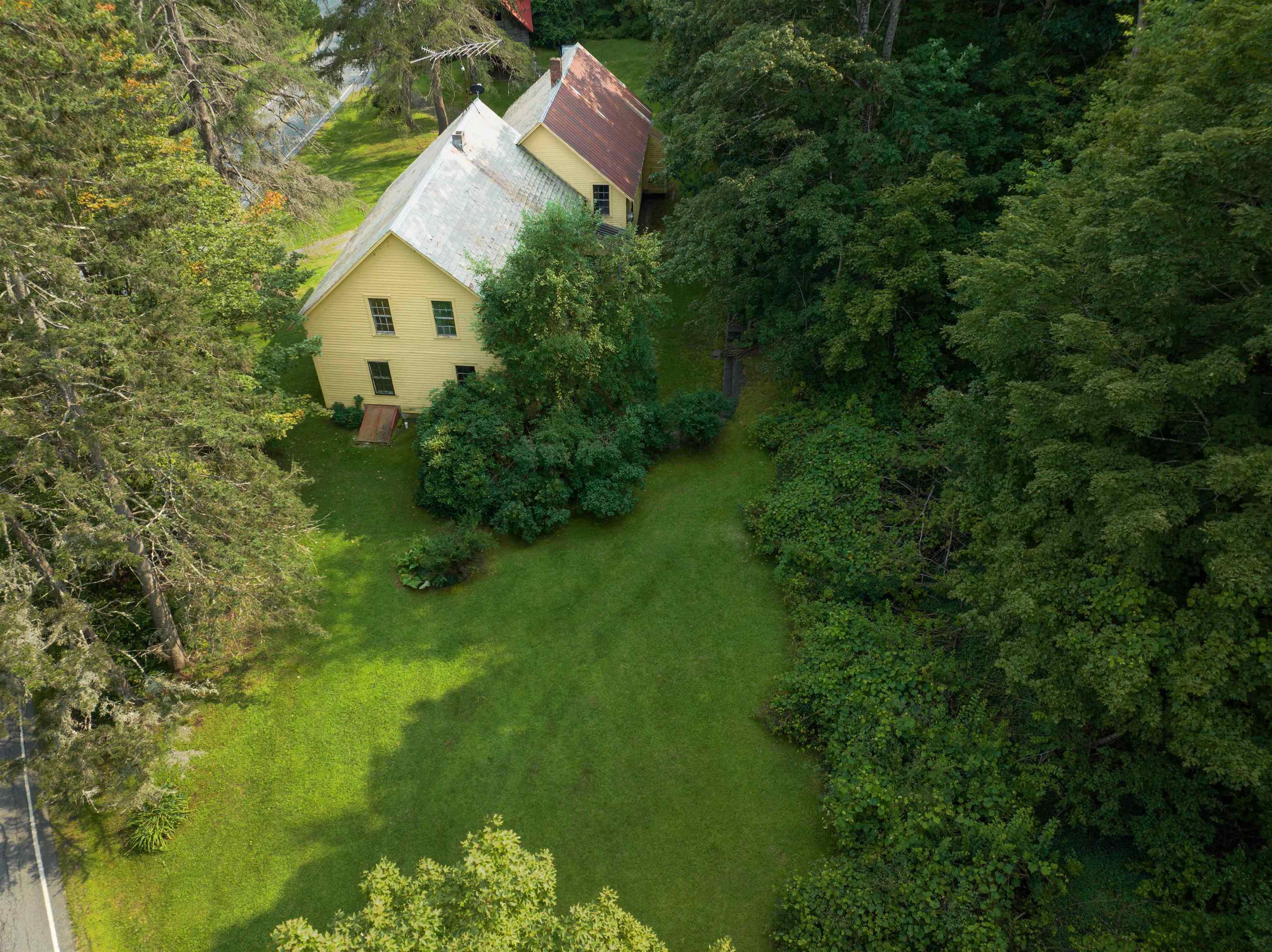 808 Jericho Road Hartford, VT 05001 - Photo 13 of 19
