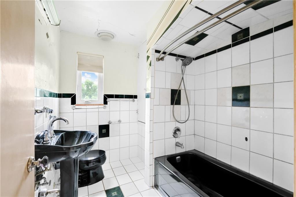 8140 Aber Road Verona, PA 15147 - Photo 13 of 29 Gallery Image 13