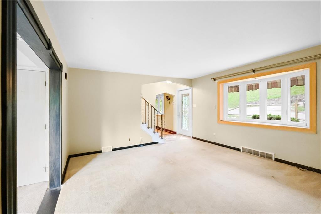 8140 Aber Road Verona, PA 15147 - Photo 4 of 29 Gallery Image 4