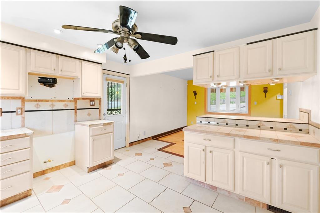 8140 Aber Road Verona, PA 15147 - Photo 7 of 29 Gallery Image 7