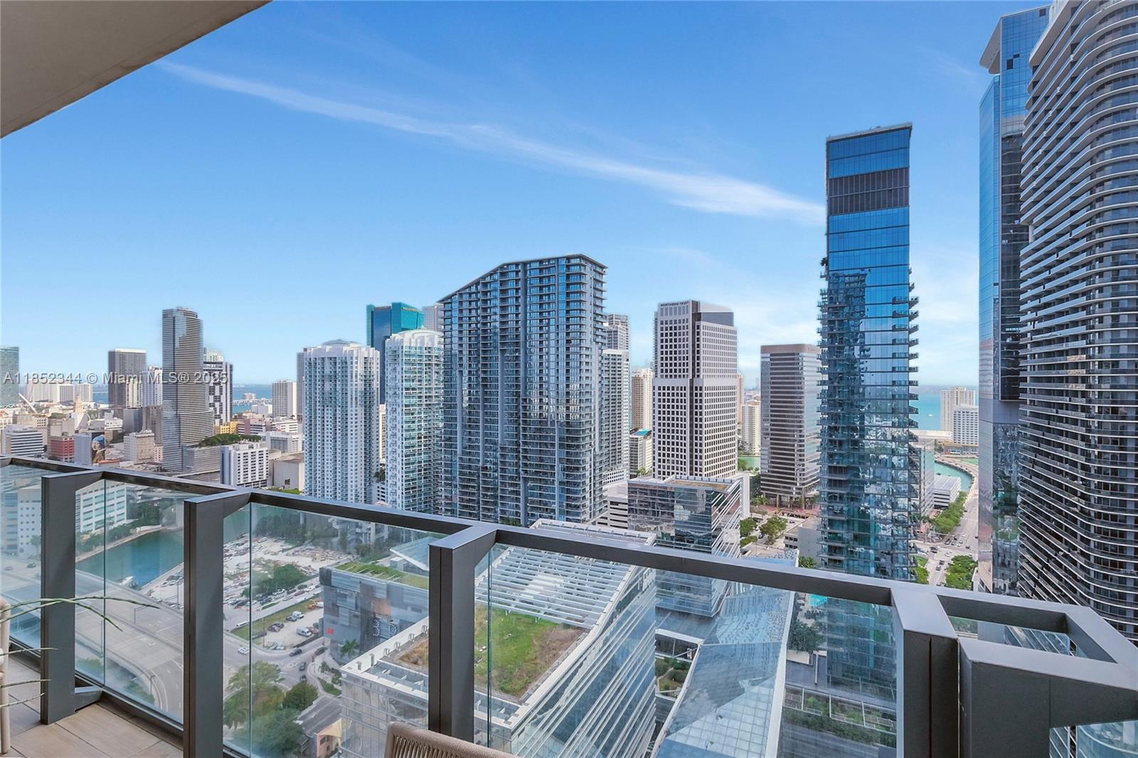 88 Southwest 7th Street, Unit 3003 Miami, FL 33130 - Photo 19 of 43