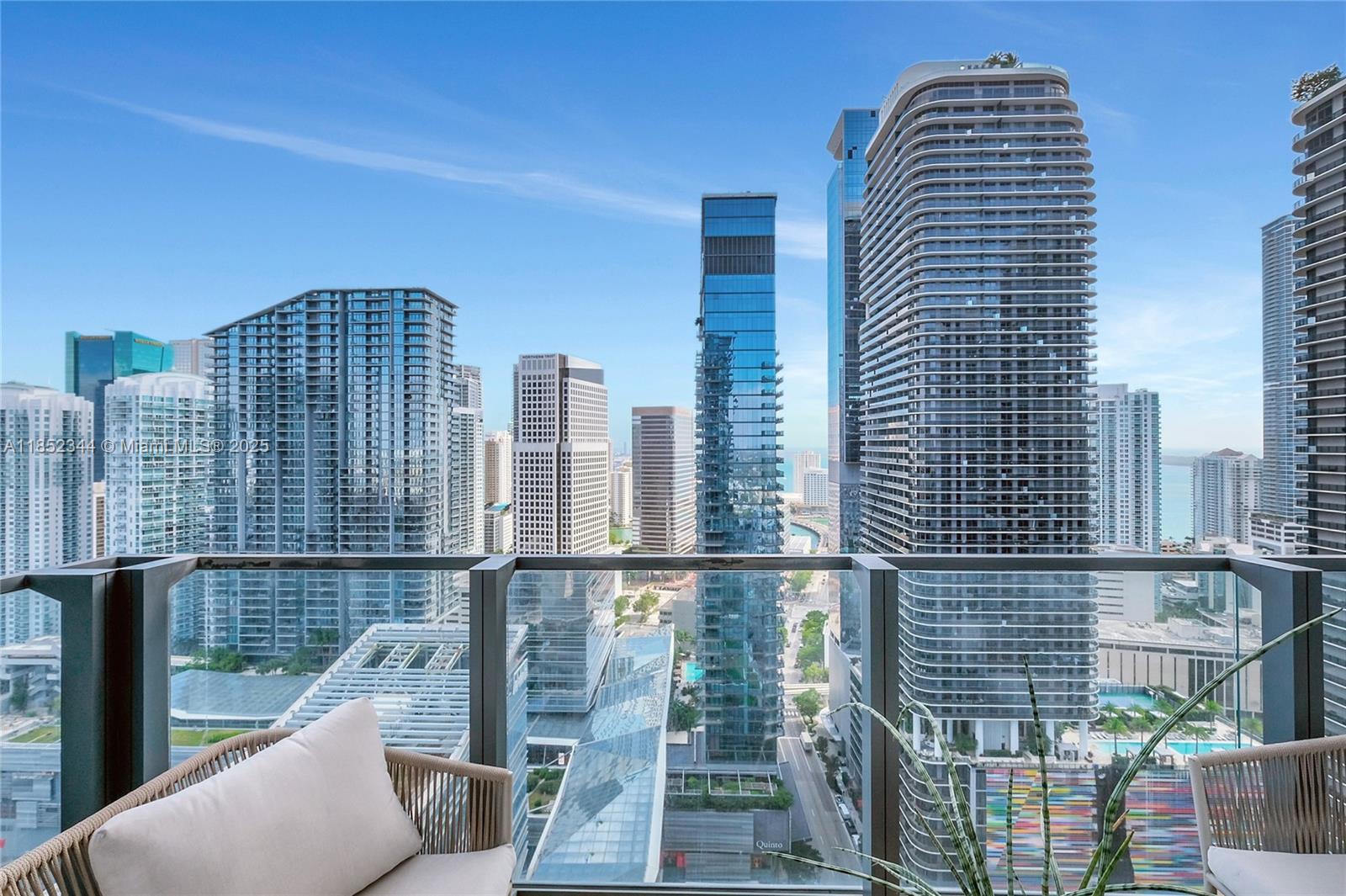 88 Southwest 7th Street, Unit 3003 Miami, FL 33130 - Photo 2 of 43