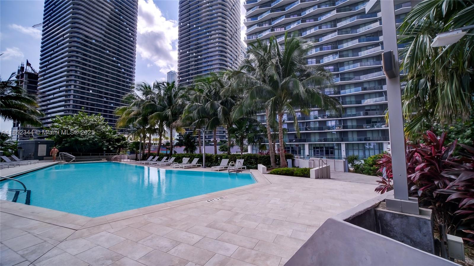 88 Southwest 7th Street, Unit 3003 Miami, FL 33130 - Photo 35 of 43