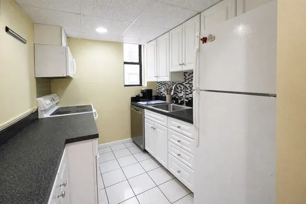 $3,400 | 466 Commonwealth Avenue, Unit 506, Boston, MA 02215
