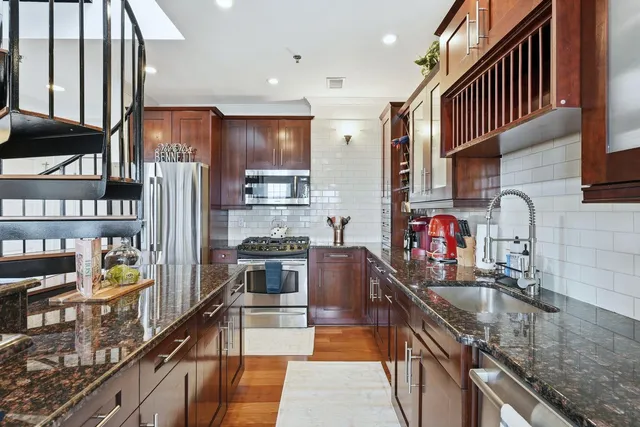 $6,900 | 904 Jefferson Street, Unit 6E, Hoboken, NJ 07030