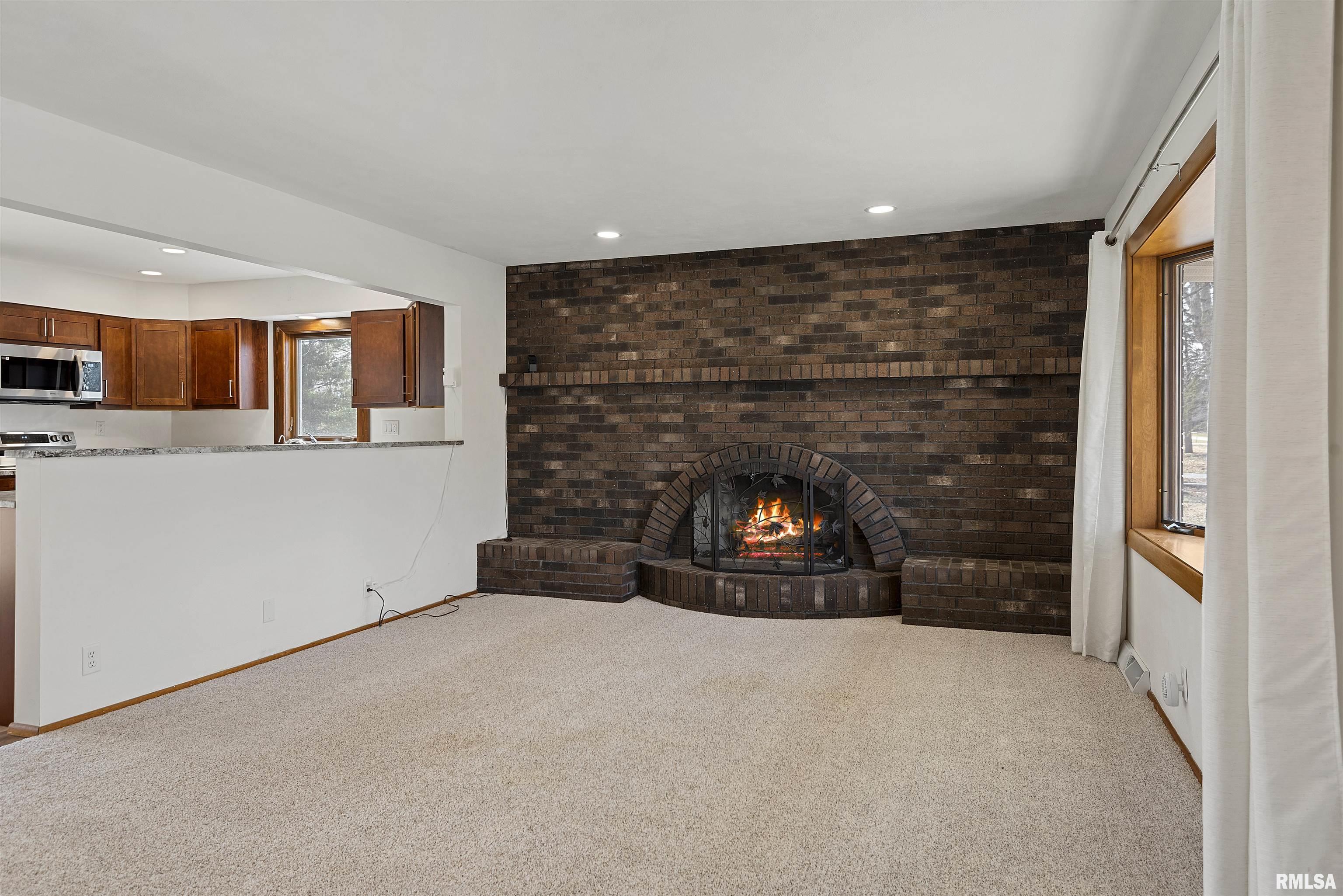 8122 South Vigal Road Pawnee, IL 62558 - Photo 3 of 50