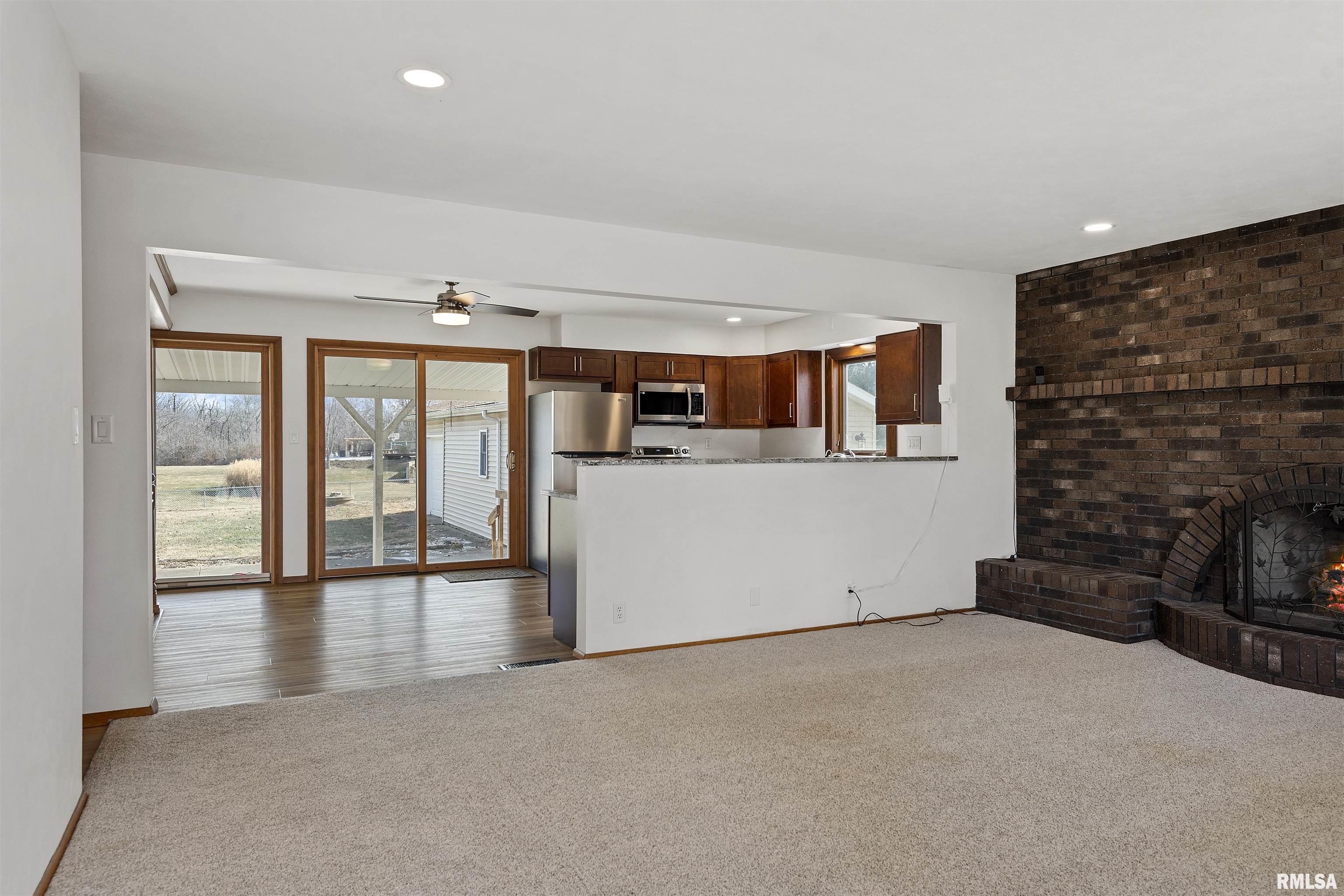 8122 South Vigal Road Pawnee, IL 62558 - Photo 5 of 50
