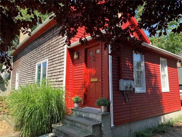 $795,000 | 5 Bowser Court, Newport, RI 02840