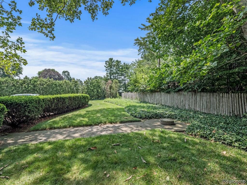 475 Lake Shore Road Grosse Pointe Farms, MI 48236 - Photo 38 of 44