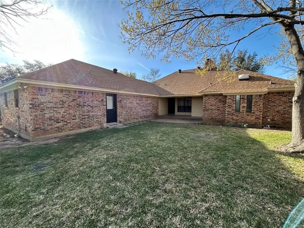 $2,795 | 6845 Inwood Drive, North Richland Hills, TX 76182