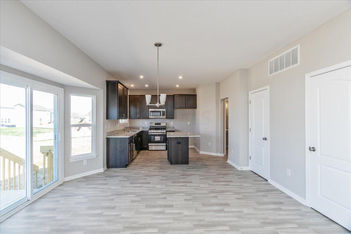 453 Randall Road Delaware, OH 43015 - Photo 4 of 37 04-Dining and Kitchen