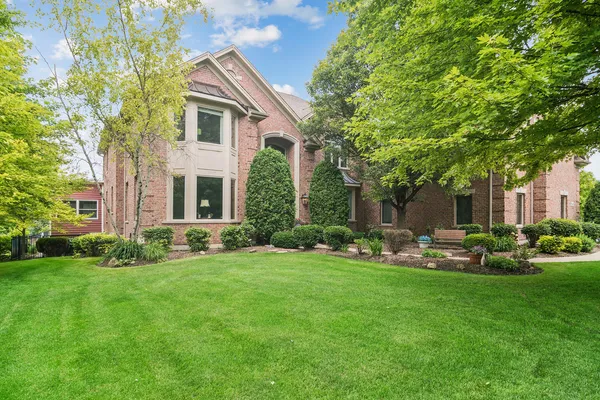 $1,489,000 | 8 Rose Lane, Hawthorn Woods, IL 60047